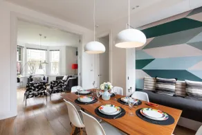 Architect's Designed Apartment 15min to Centre - Image 2
