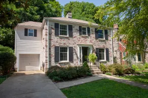 Crescent Hill near downtown - Image 4