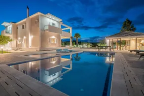 Ostria Luxury Villa - Image 2