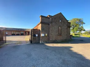 Converted Stables - Scenic 'Courtyard Cottage' - Image 2