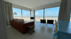 La Croisette upscale sea front condo and Garage - Image 2