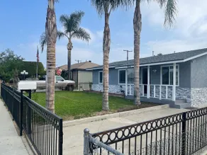 3 bed home &plenty space front & back yrd in Azusa - Image 3