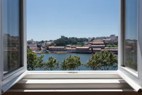 Seventyset flats - Mezzanine with River View - Image 4