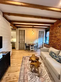 Lovely 1-bedroom in downtown Portsmouth steps to everything! - Image 3