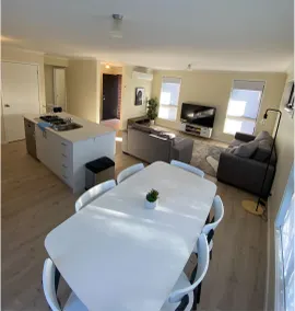 Fresh, bright, welcoming - A home away from home! - Image 5