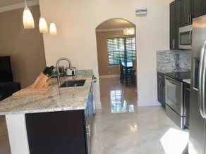 LUXURY home mins to HARD ROCK STADIUM/CASINO/MALLS - Image 4