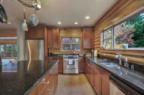 The Lodge | Stunning Log Home | 4-bedroom 3.5 bath - Image 5