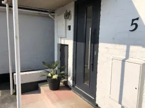 Riverside Mews is ideally located with sea views. - Image 5