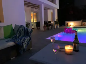 Lyxvilla med privat uppvärmd pool och havsutsikt, 5 minuters promenad till stranden - Image 4