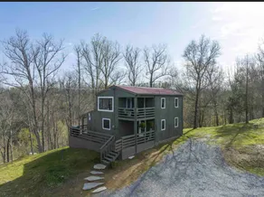 Fluffy Bottom Farm’s Serenity Cabin - Image 2
