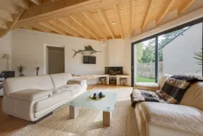 Modern Beach Home – 200m to Sand, 5BR - Image 5