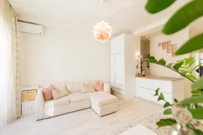 COSY APARTMENT★BALCONY ★ CITY CENTER ★FREE PARKING - Image 2