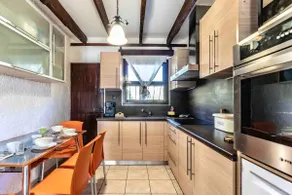3 Bedroom house with Sea View-Wifi, 60m from Sea - Image 5