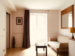 Elegant and cosy flat near Montmartre - Image 2