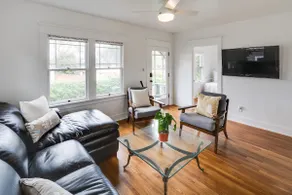 Bush Street Home in San Diego - Image 5