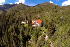 LUXURY, SECLUDED LODGE SKI AND SWIM - Image 5