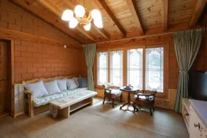 Eunhyangchae (Jat tree)/Wellness Hanok built with a large yard and natural red clay - Image 2