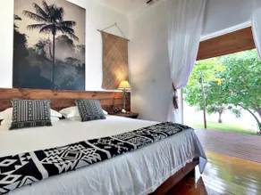 SAILS BEACH HOUSE, Huge Designer Home 6 King Beds - Image 5