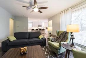 Remodeled Clev hts home- mstr bed/bath on 1st floo - Image 2