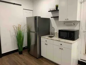 Cozy Studio | Parking | 15 min from the beach - Image 5