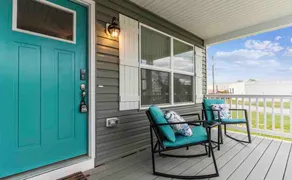 New! Sea'renity: Walk to the beach and downtown! - Image 2