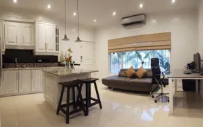Condo Niko - Centrally Located, Steps to Beach! - Image 2