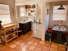 Dillinger Guest House in University district - Image 2