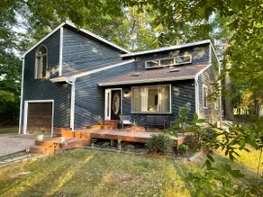 Light & airy home w/private hot tub on golf course - Image 2