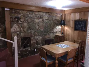 Crown’s DeFlorin Stone Cottage Downtown/Breakfast - Image 5