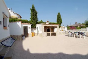 Private Pool Outside BBQ Parking 900Mbps Smart TV - Image 3