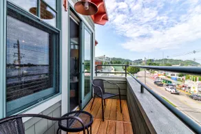 Incredible Waterfront Views Beautiful 2 BD 2 Bath - Image 2