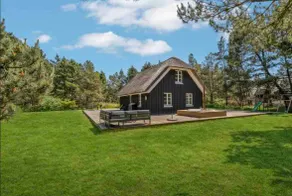 Great location and wilderness bath - Image 3