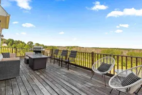 Clean and Peaceful Retreat Minutes from Lake - Image 2