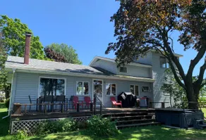 Lakeside Sunset Cottage & Hot tub - Image 2