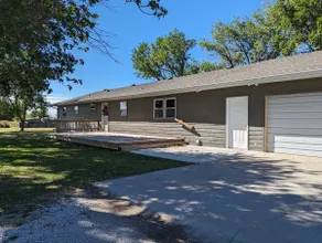 Ranch house/hunting lodge for the whole family close to lake, river & hunting - Image 2