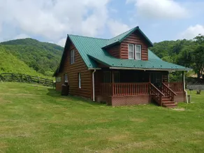 Wild Horse Lodge at Highland Hideaways near Grayson Highlands - Arcade/Theater - Image 2