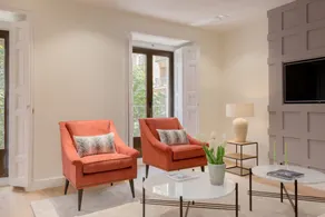 NEW: Spacious and bright in the heart of downtown - Image 4