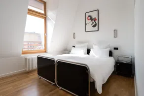 Central Designer Penthouse with panoramic views - Image 5