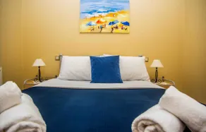 Cozy 2 bedroom apartment for up to 4 people - Image 5