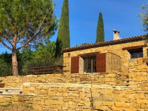 Sheepfold in Haute-Provence in the heart of a vineyard - Image 2