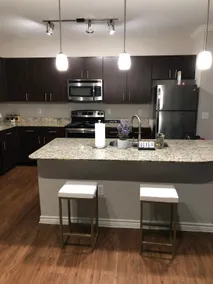 Luxury One Bedroom Apartment - Image 4