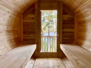 Chalet Du Lac Brûlé Waterfront ~ SAUNA ~ SPA ~ WiFi - Image 4