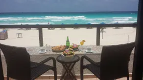 20ft TO THE BEACH-4 PPL-Best Location + Beach - Image 3