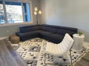 Luxury Getaway, 1 block from the beach! - Image 4