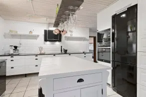 Exclusive villa with rural and idyllic location - Image 5