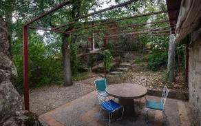 A guest house in the Sierra's natural setting - Image 5