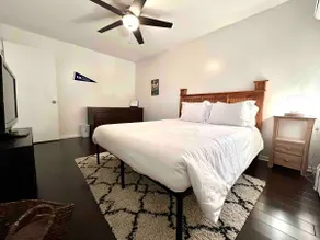 Charming 2br- Sleeps 8- Spacious Back Deck - Image 3