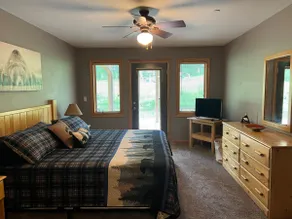 Golf Cart available! Gorgeous Golf & Lake Condo with heated pool - Image 4