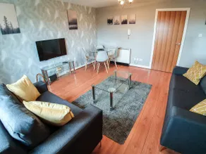 Modern 2-bed flat - Free Parking - Near Edinburgh - Image 4