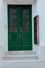 Quiet apartment on Liberation Square - Image 3